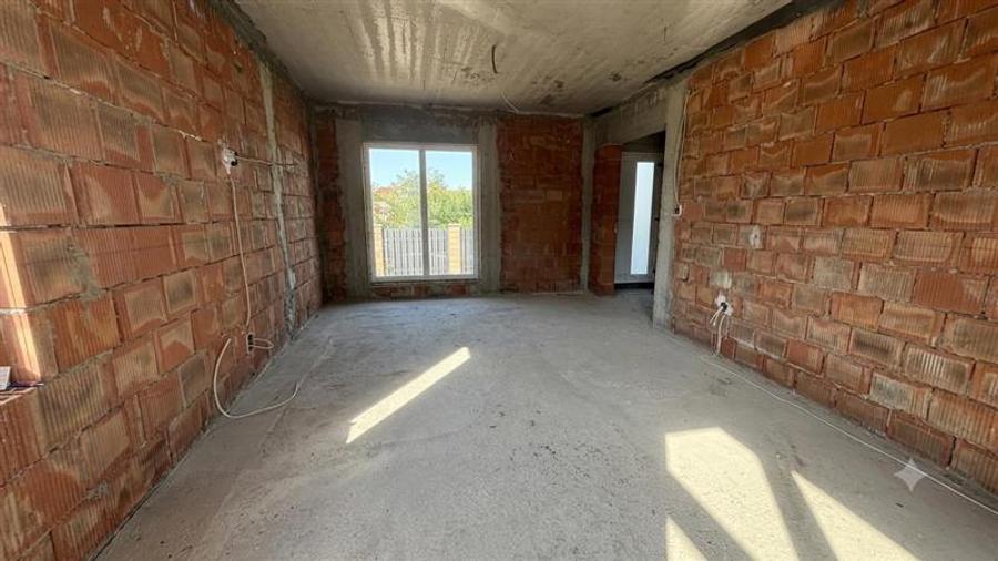 Casă individuală cu 4 camere cu Teren 750 Mp în Popricani