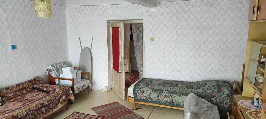 Casă cu 3 camere cu Teren 1700 Mp în Central