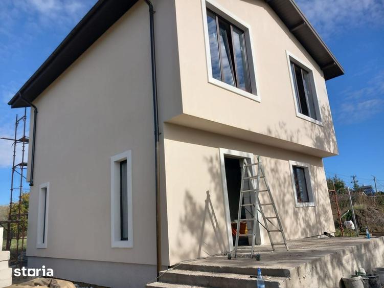 Casă cu 5 camere cu Teren 500 Mp în Frumușani