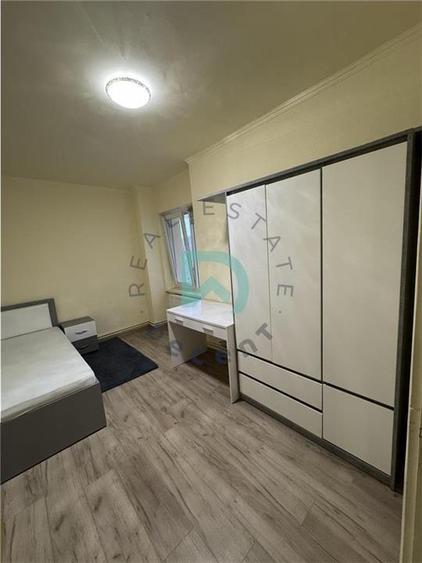 Apartament cu 4 camere decomandat în Centrul Civic