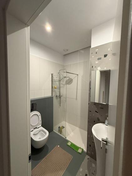 Apartament cu 2 camere semidecomandat în Palazu Mare