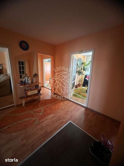 Apartament cu 4 camere decomandat, mobilat în Central