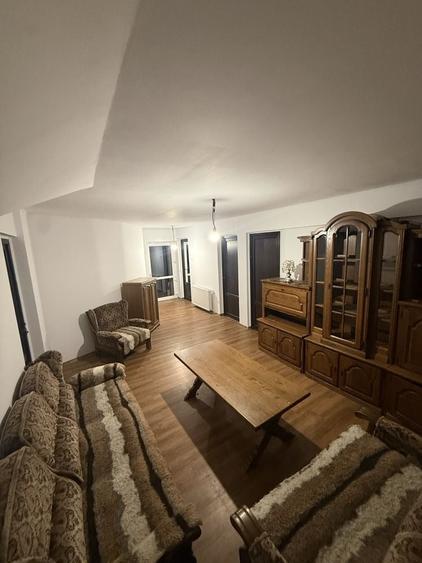 Apartament cu 4 camere decomandat în Valea Lupului