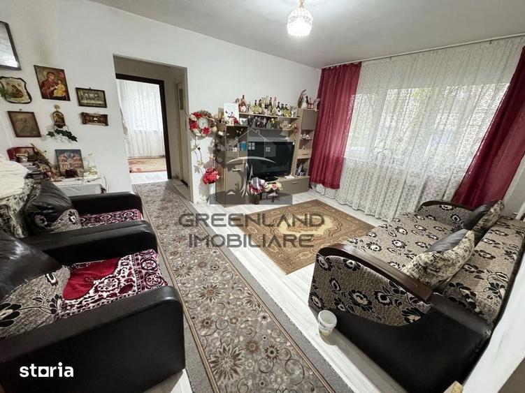 Apartament cu 2 camere semidecomandat în Podu Roș