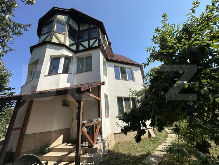Casă cu 5 camere cu Teren 2036 Mp în Central