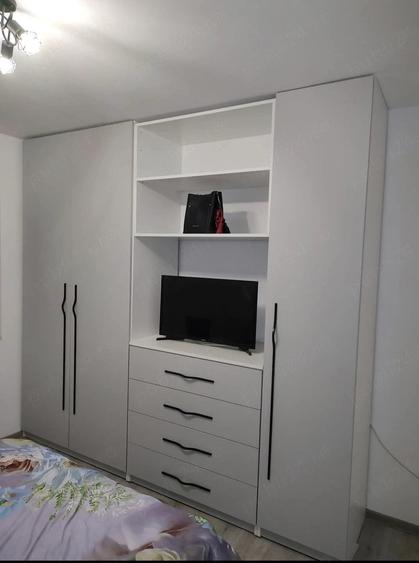 Apartament cu 2 camere decomandat, mobilat în Poarta 6