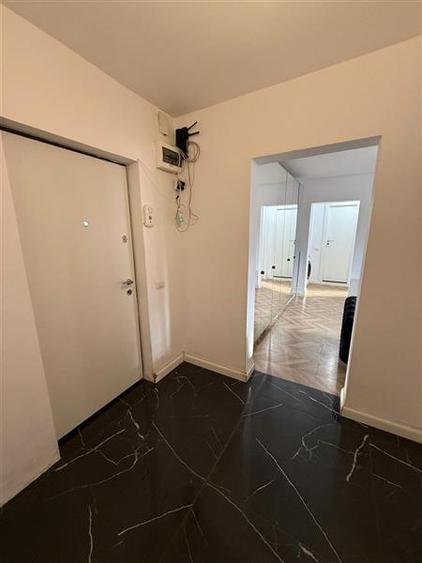 Apartament cu 2 camere semidecomandat, mobilat în Tineretului