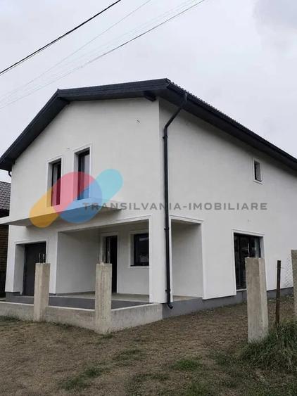 Casă individuală cu 5 camere cu Canalizare în Câmpenești