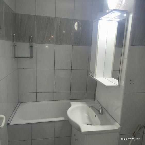 Apartament cu 3 camere decomandat în Vărsătura
