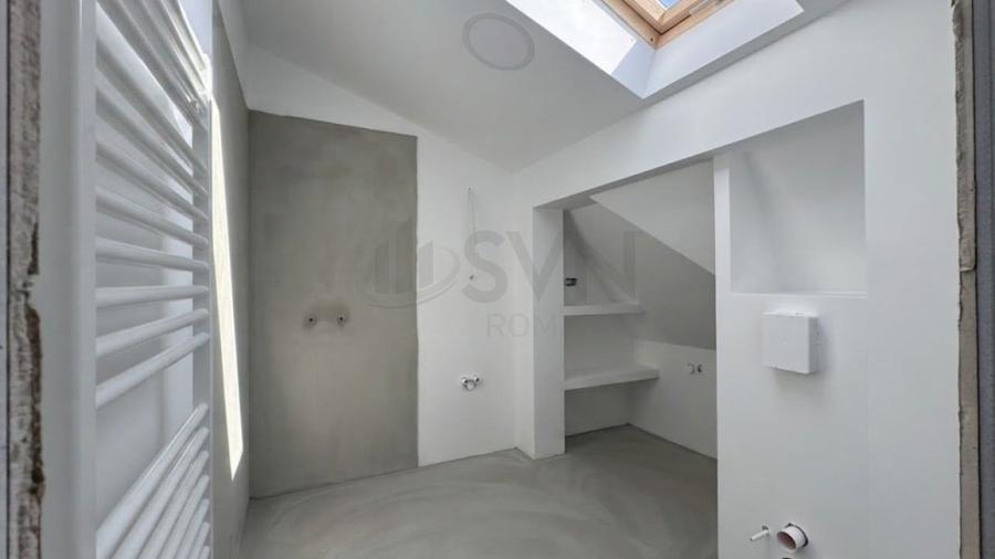 Apartament cu 5 camere decomandat în Barbu Văcărescu