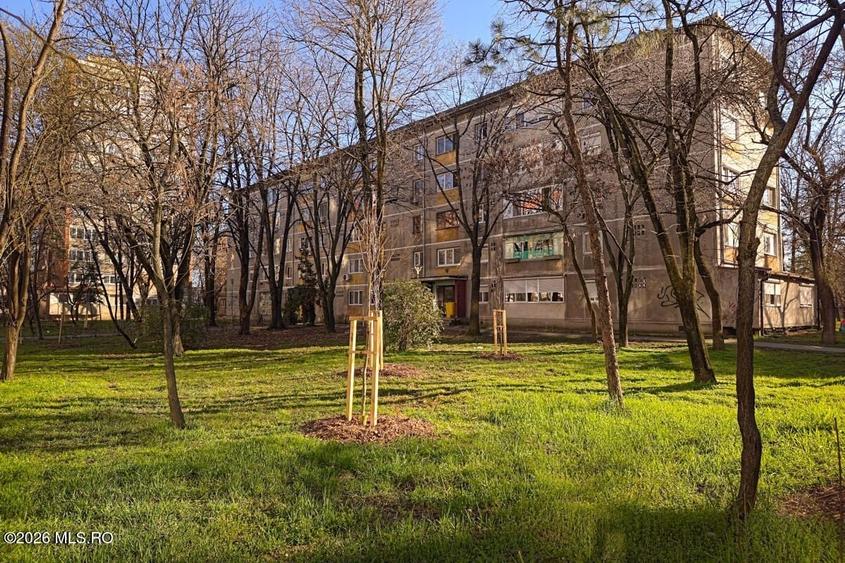 Apartament cu 4 camere decomandat în Gheorghe Lazăr