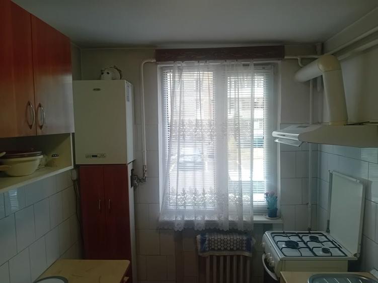 Apartament cu 2 camere decomandat în Precista