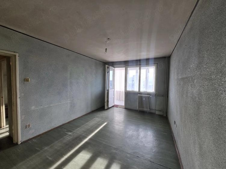 Apartament cu 3 camere decomandat în Drumul Taberei