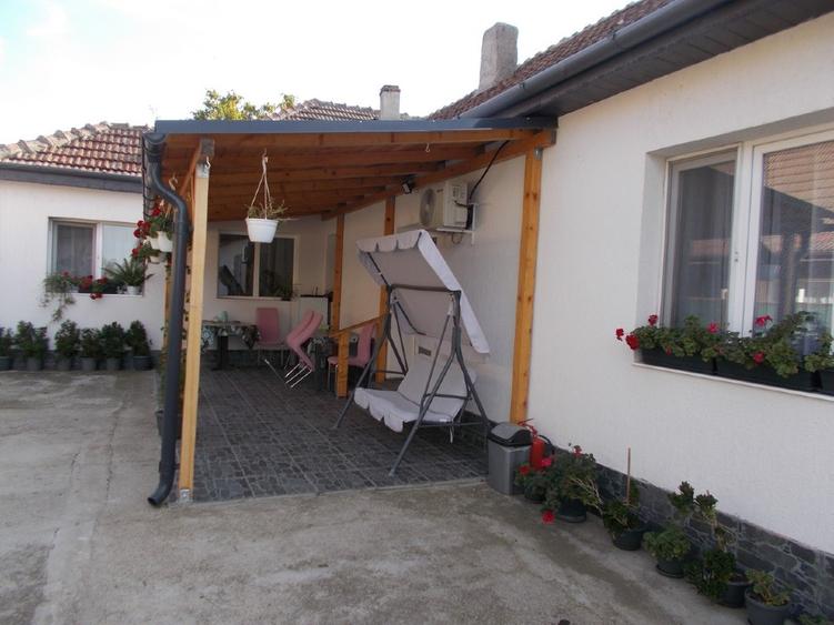 Casă individuală cu 5 camere cu Teren 1159 Mp în Utvin