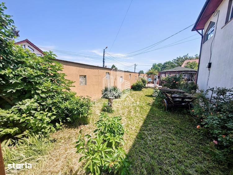 Casă cu 8 camere cu Teren 492 Mp în Central