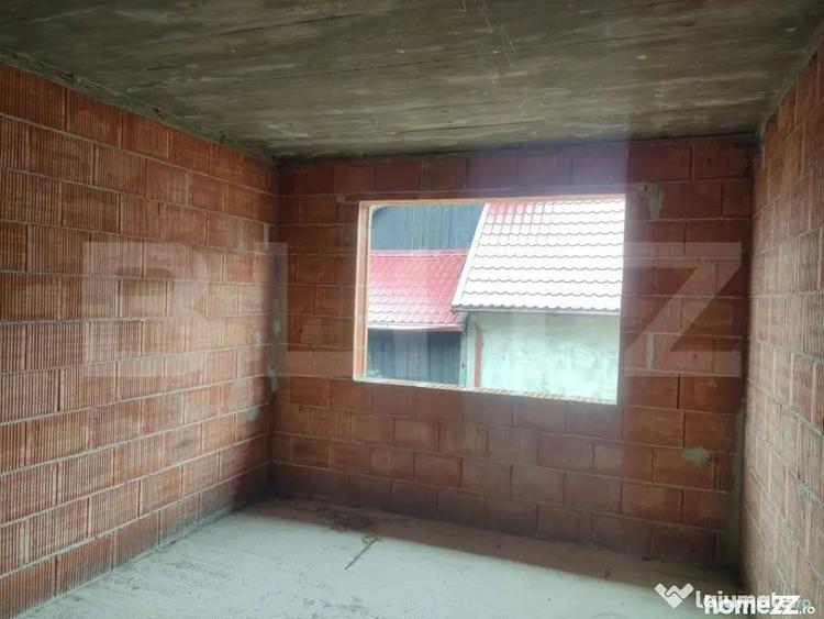 Casă cu 7 camere cu Teren 770 Mp în Marginea