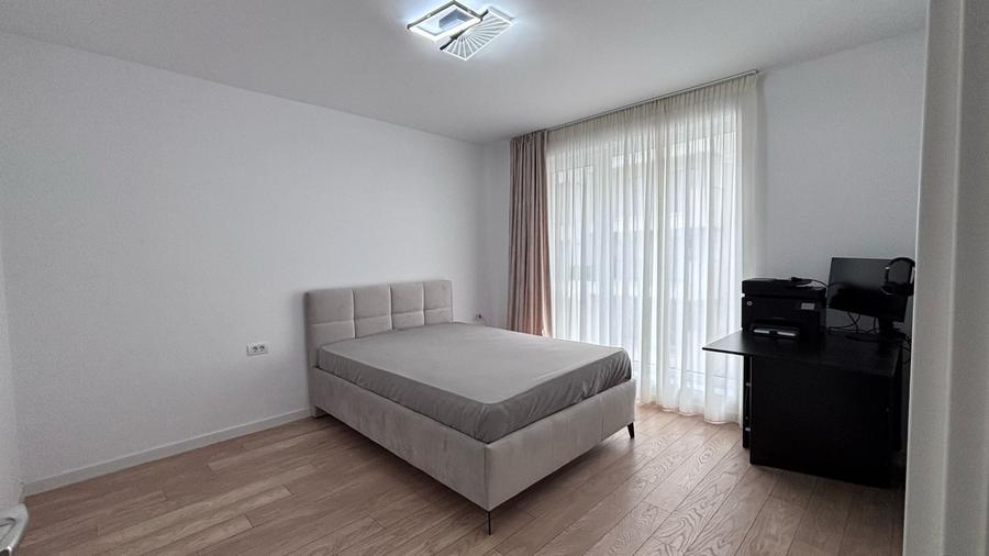 Apartament cu 3 camere semidecomandat, mobilat în Aviației