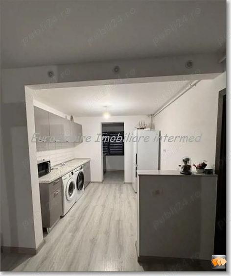Apartament cu 2 camere decomandat în Far