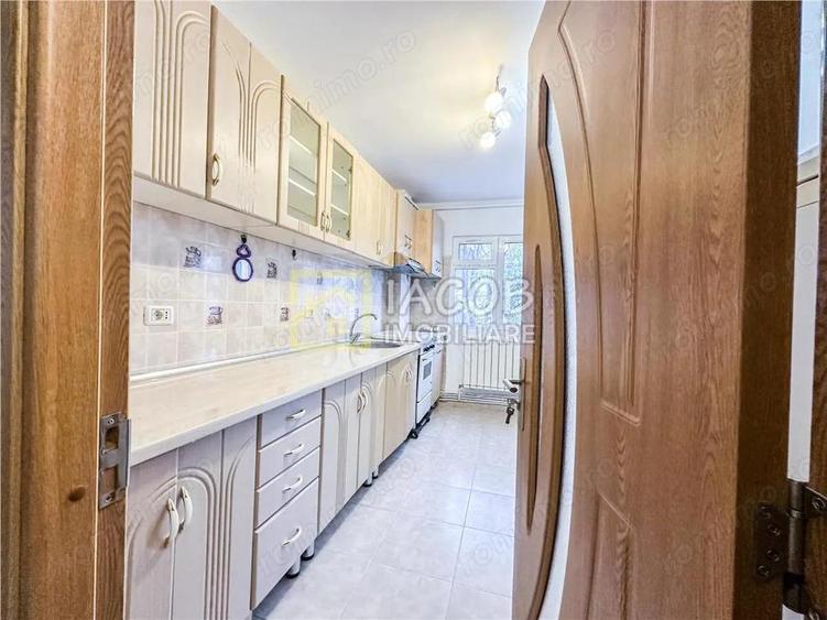 Apartament 2 camere decomandat - Energiei, Bacau - la 2 min de Centru - 2