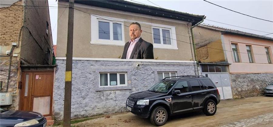 Resita Casa la Pret de Apartament,Parter, Etj 1 si Pod, Zona Muncitoresc - 16