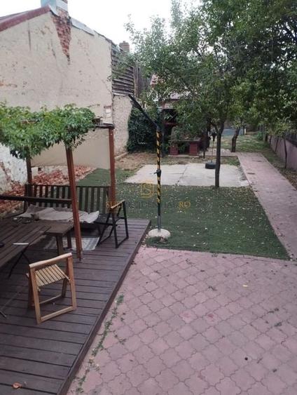 Metrou Eroii Revolutiei, D+P, Curte 300 mp, Comision 0 - 3