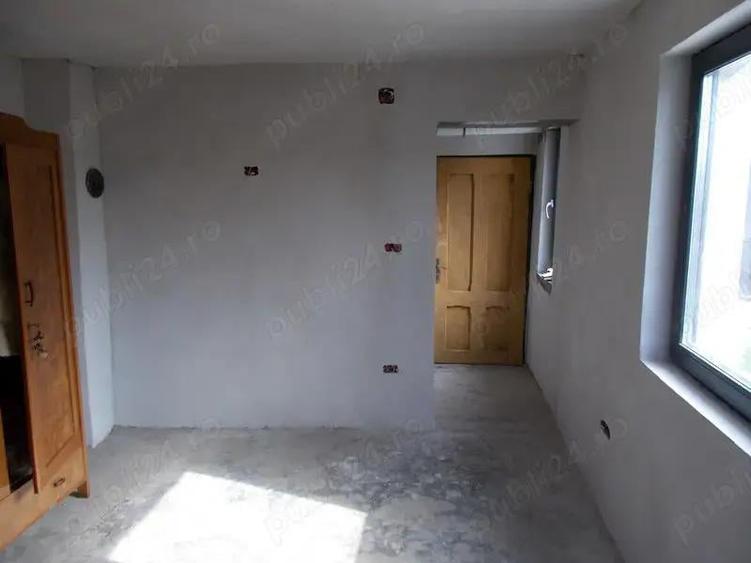 Casa, vand-schimb, Varias, Timis, 3 camere, teren 1439mp, partial renovata, utilitati, comision=0% - 15