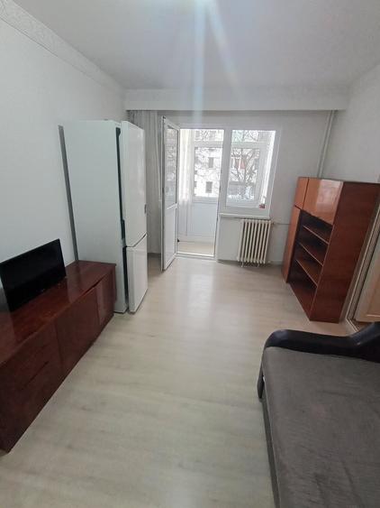2camere zona școala Nr 8 -I.c Brătianu - 5