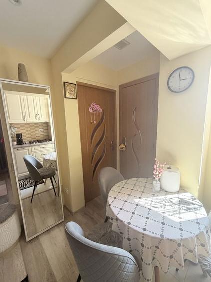 Vand Apartament cu 3 camere - 8