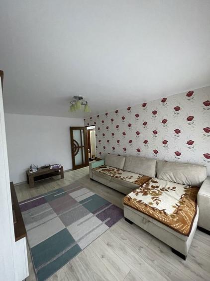 Inchiriez Apartament - zona I-uri. - 2