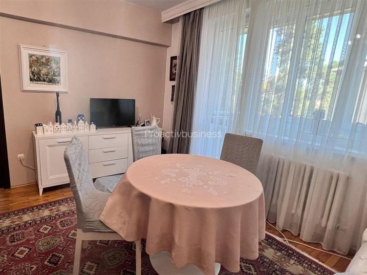 Apartament cu 3 camere, Centru, Etaj Intermediar, 3c-4461