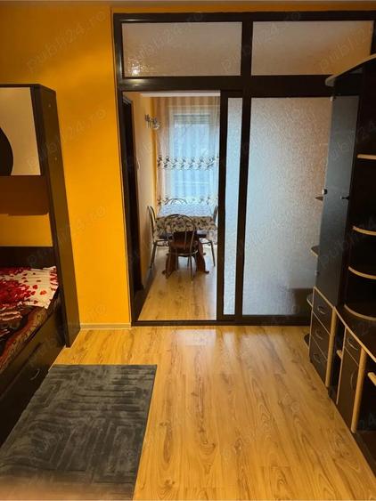 vand Garsoniera . - 5