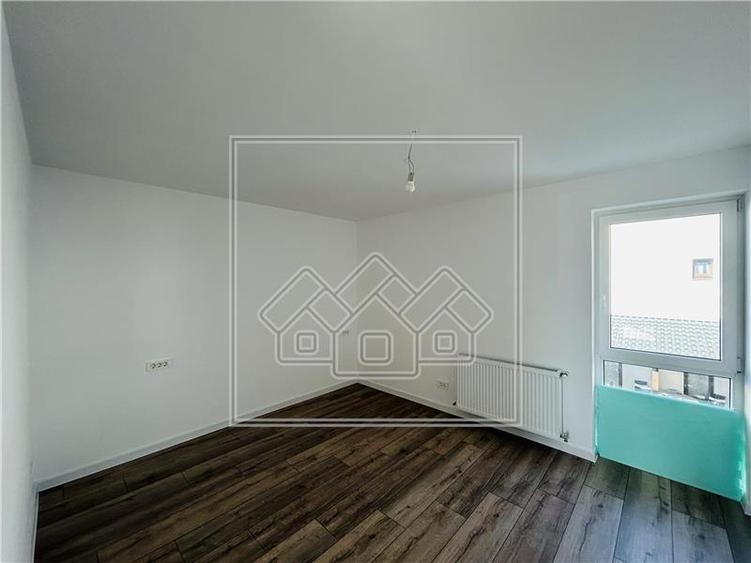 Apartament de vanzare in Sibiu - 4 camere, balcon - ap la vila - 11