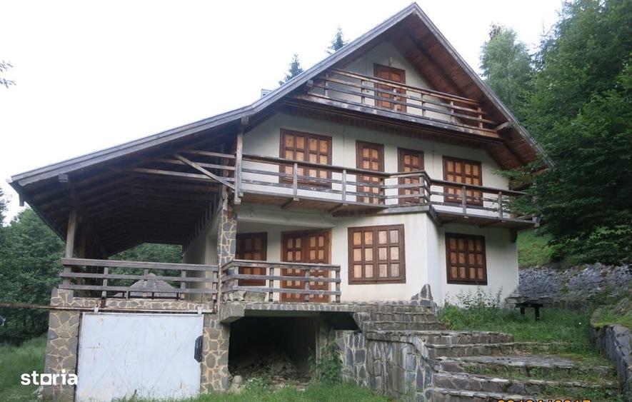 Vanzare Cabana in pitorerscul peisaj din Plaiul Foii, Zarnesti Brasov - 3