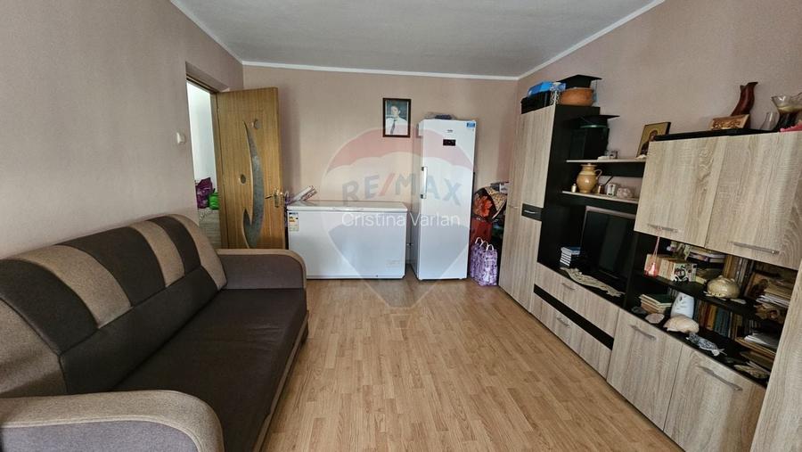 Apartament cu 2 camere de vanzare in zona Precista