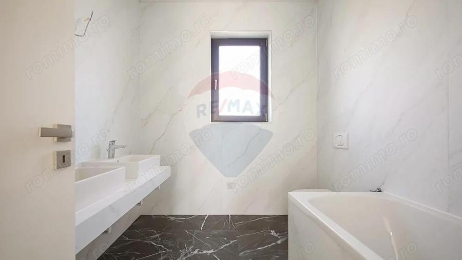 Casa cu 5 camere de vanzare - 4