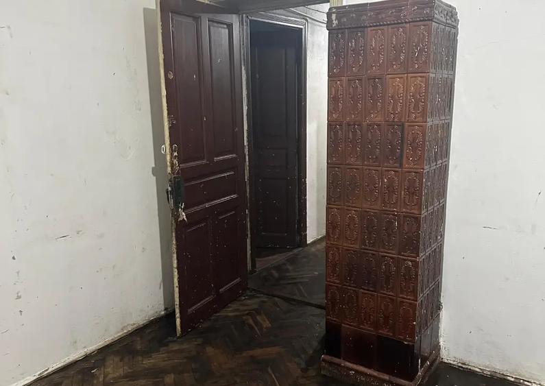 Apartament 3 camere 80,40 mp decomandat Vila veche tip bloc - 2