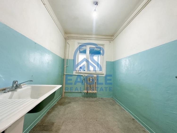 Tomis Nord - 2 Camere decomandat cu balcon pregatit de renovare - 10