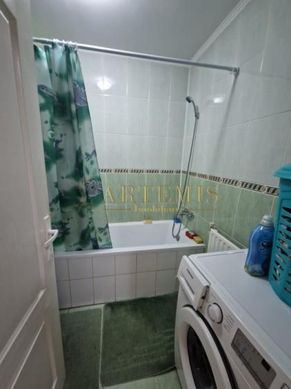 Apartament de 2 camere, decomandat, 49 mp., zona Sud - 7