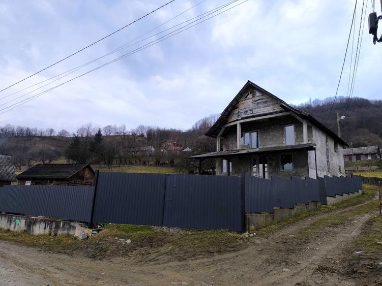 Casa de vanzare Viseu de Jos - 1