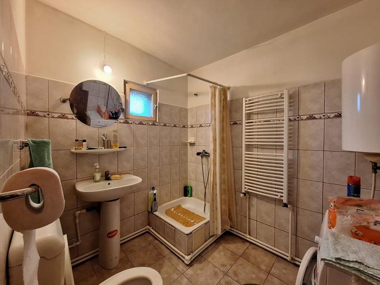 Frumusani, casa 6 camere 1000 mp teren DN4 2 centrale gaz 2 bucatarii - 8