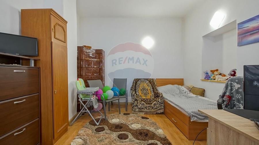 Casa spatioasa cu teren generos, in zona centrala a Sacelelor - 29