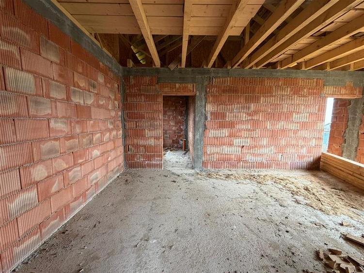 Casa la rosu din caramida de vanzare in comuna Carligele - 10