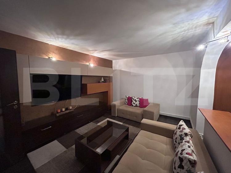 Apartament 4 camere, 95 mp utili, zona Rovine - 1