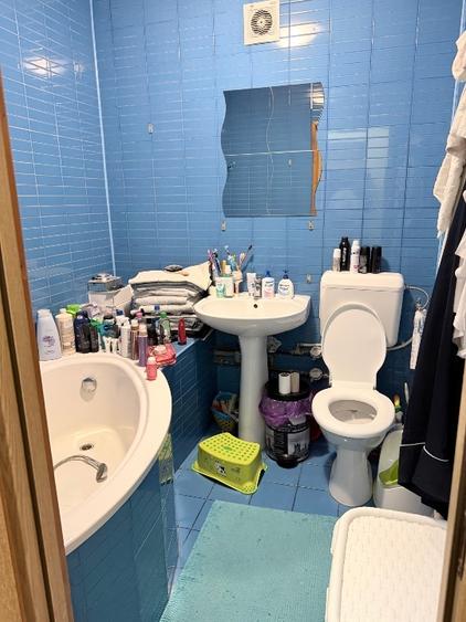 Apartament cu 4 camere decomandat, mobilat în Titan