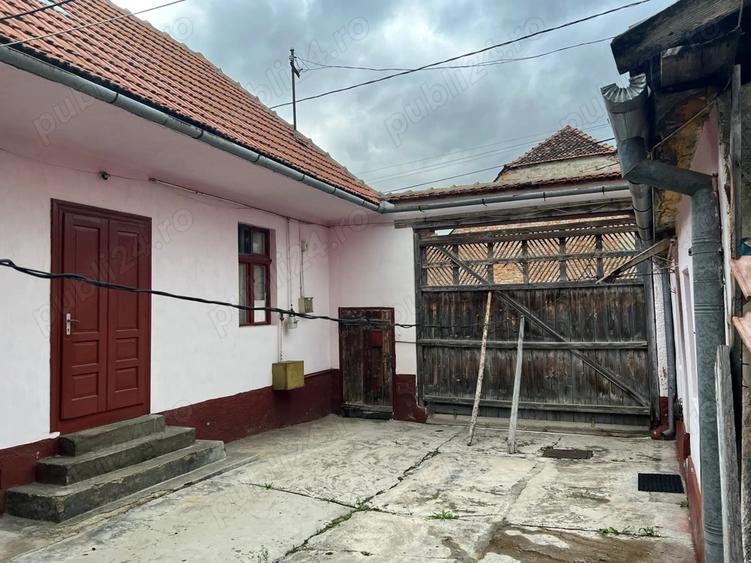 Casa de vanzare in centru Zarnesti - 2