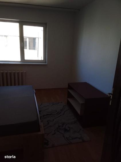 Garsoniera de inchiriat, zona CET - 11