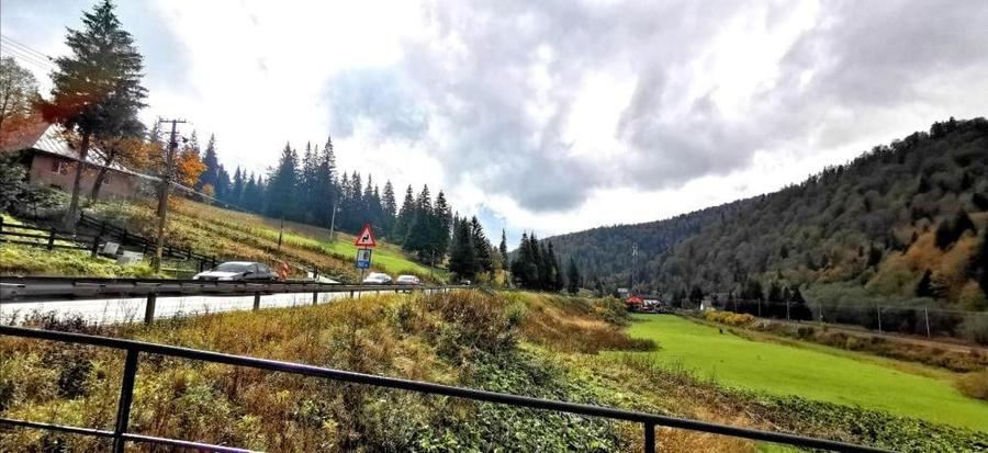 Casă individuală cu 8 camere cu Canalizare în Central