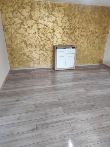 Apartament decomandat în Roseți