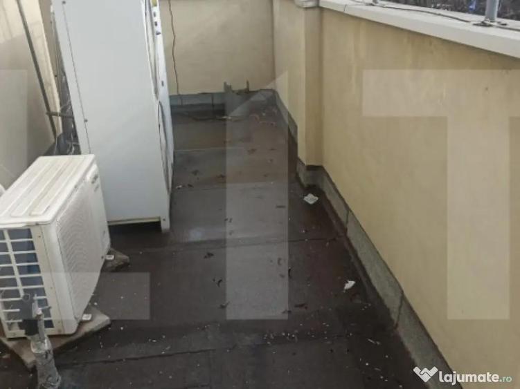 Spatiu comercial, de vanzare, parter + apartament la etaj, z - 4