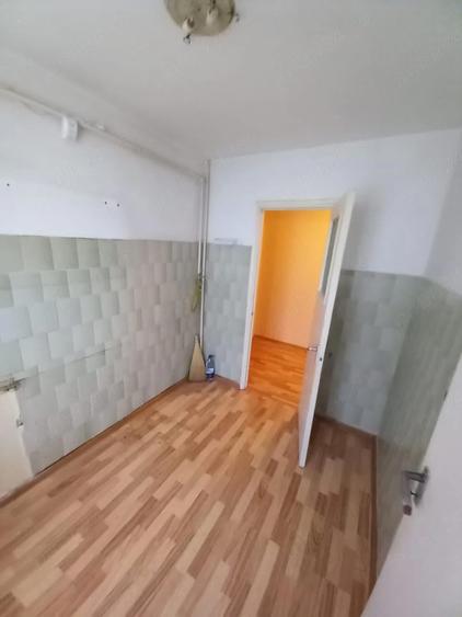 ETAJUL 2 ,ap.2 camere semidecomandat Cibinului 59500 - 4